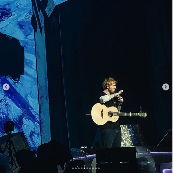 Эд Ширан поёт в Москве. Фото скриншот Instagram polina_sch_