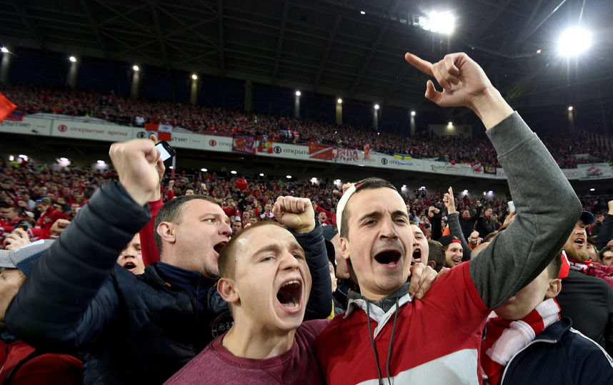 Фанаты "Спартака" празднуют чемпионство. Фото Getty