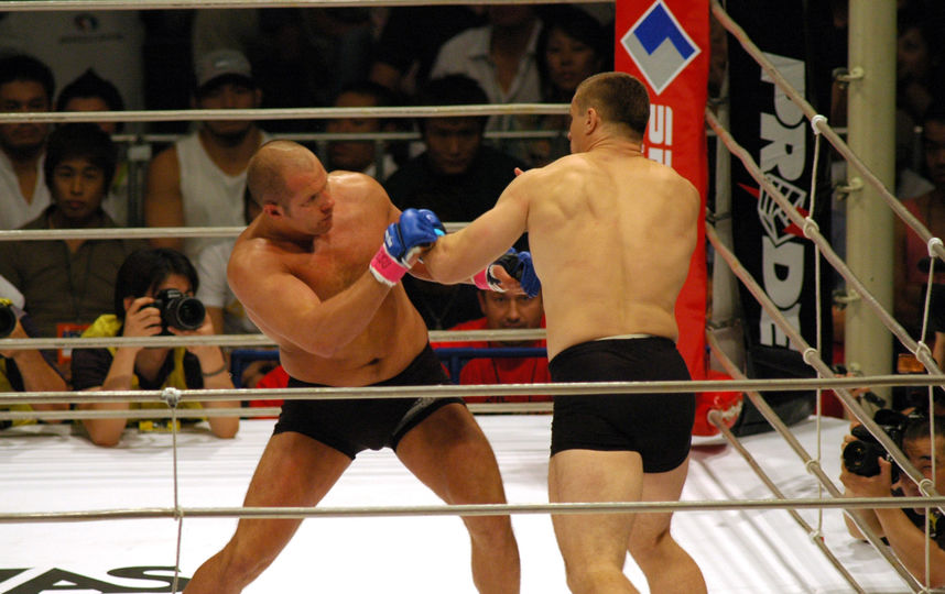 Фёдор Емельяненко с соперником (архивное фото). Фото Getty