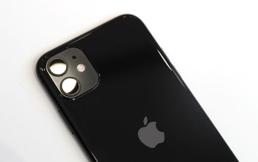 Новые смартфоны на презентации. Фото AFP