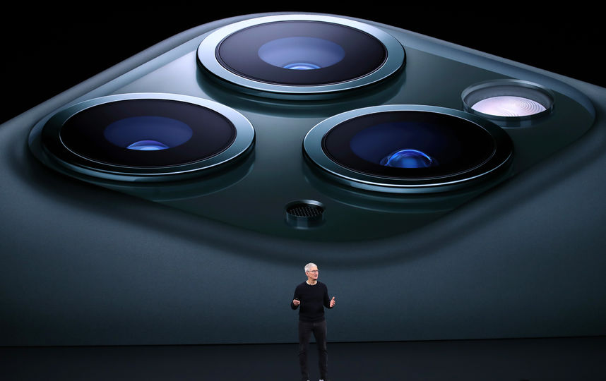 Пользователи Twitter считают, что iPhone 11 Pro со стороны камеры похож на бритву. Фото AFP