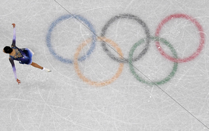 Евгений Медведева откатала короткую программу в командном турнире с мировым рекордом. Фото AFP