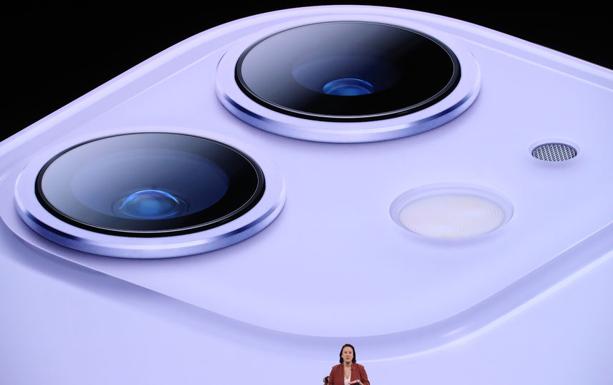 Новый iPhone теперь будет и в салатовом цвете. Фото AFP