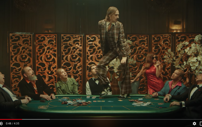 Кадр из клипа. Фото скриншот https://www.youtube.com/watch?time_continue=2&v=RhMYBfF7-hE&feature=emb_title