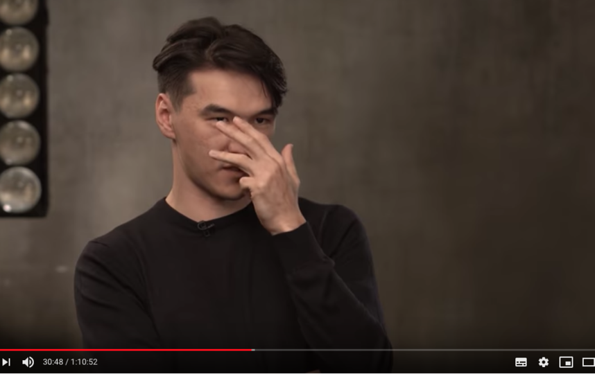 Нурлан Сабуров на интервью у Дудя. Фото скриншот https://www.youtube.com/watch?v=uMR9gTPhVHo