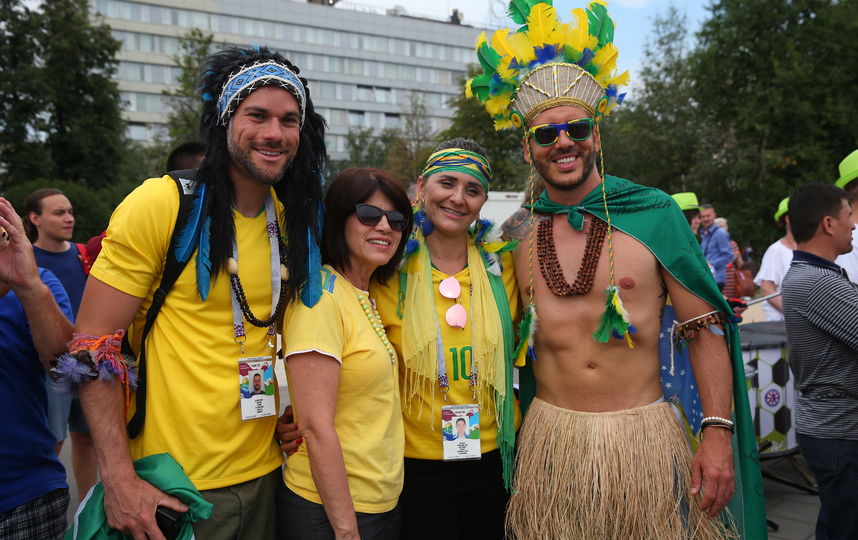 Болельщики в Москве перед финалом Франция - Хорватия. Фото Василий Кузьмичёнок