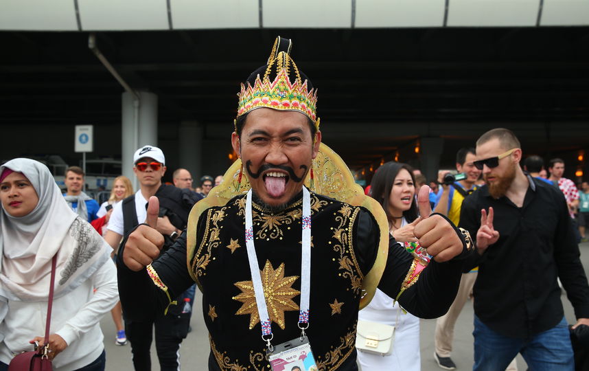 Болельщики в Москве перед финалом Франция - Хорватия. Фото Василий Кузьмичёнок