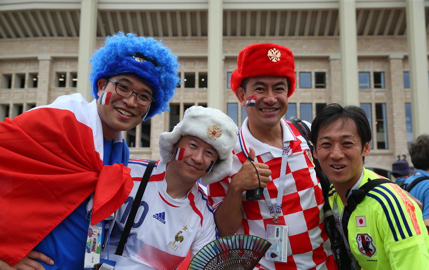 Болельщики в Москве перед финалом Франция - Хорватия. Фото Василий Кузьмичёнок