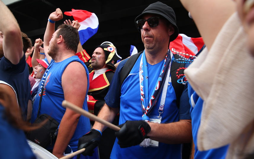 Болельщики в Москве перед финалом Франция - Хорватия. Фото Василий Кузьмичёнок
