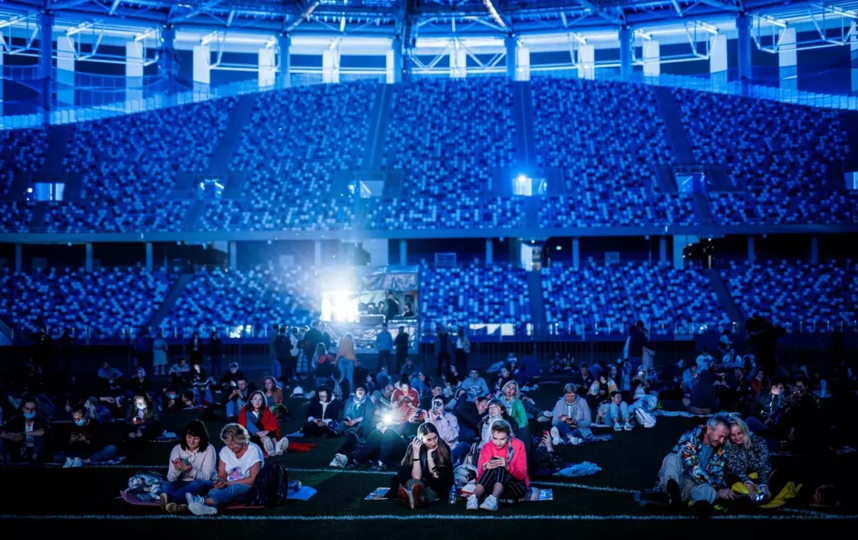 В рамках фестиваля "Горький fest" открылся кинотеатр под открытым небом на стадионе "Нижний Новгород". Фото Анна Темерина