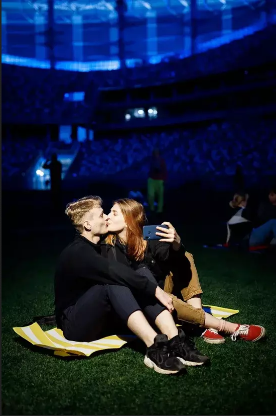 В рамках фестиваля "Горький fest" открылся кинотеатр под открытым небом на стадионе "Нижний Новгород". Фото Анна Темерина