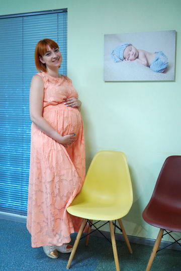 Репортёр Metro примерил на себя роль роженицы. Фото Film ua