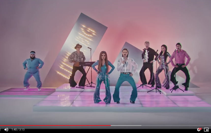 Накануне Little Big представила клип на песню "Uno". Фото https://www.youtube.com/watch?time_continue=1&v=L_dWvTCdDQ4&feature=emb_logo