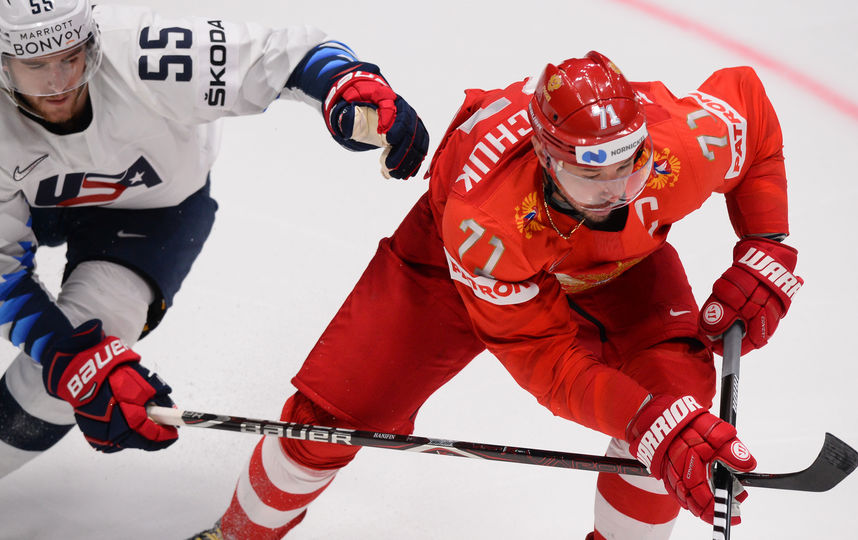 Сборная России на чемпионате мира в Словакии победила американцев и вышла в полуфинал. Фото AFP