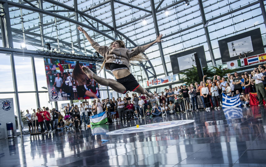 Участница от Украины Катерина Агафонова стала лидером в категории "Аэробатика". Фото Предоставлено организаторами