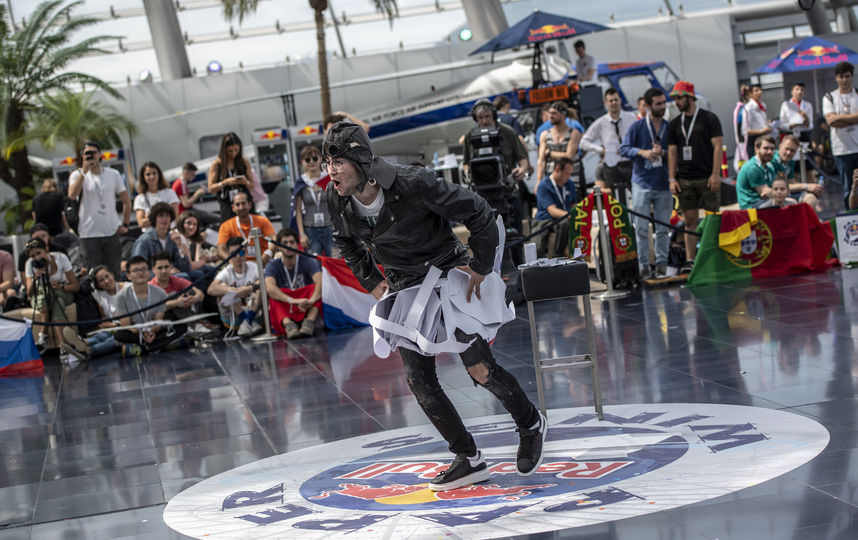 В австрийском Зальцбурге прошёл финал международного конкурса Red Bull Paper Wings. Фото Предоставлено организаторами