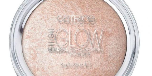 Хайлайтер Catrice high glow mineral highlighting powder.