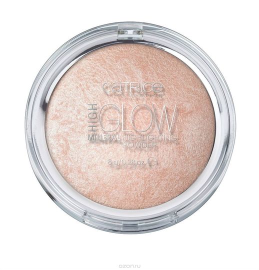 Хайлайтер Catrice high glow mineral highlighting powder. Фото предоставлено пресс-службой бренда, "Metro"