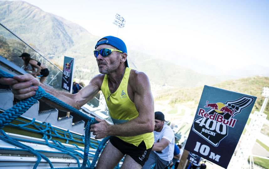 Самые сложные 400 метров в жизни: в Сочи прошёл мировой забег Red Bull 400