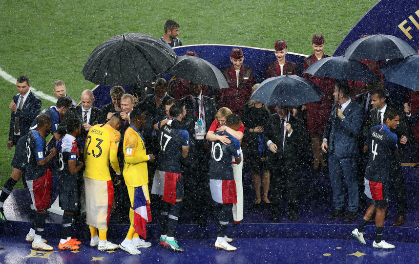 Сборной Франции вручили Кубок мира в Москве. Фото Getty
