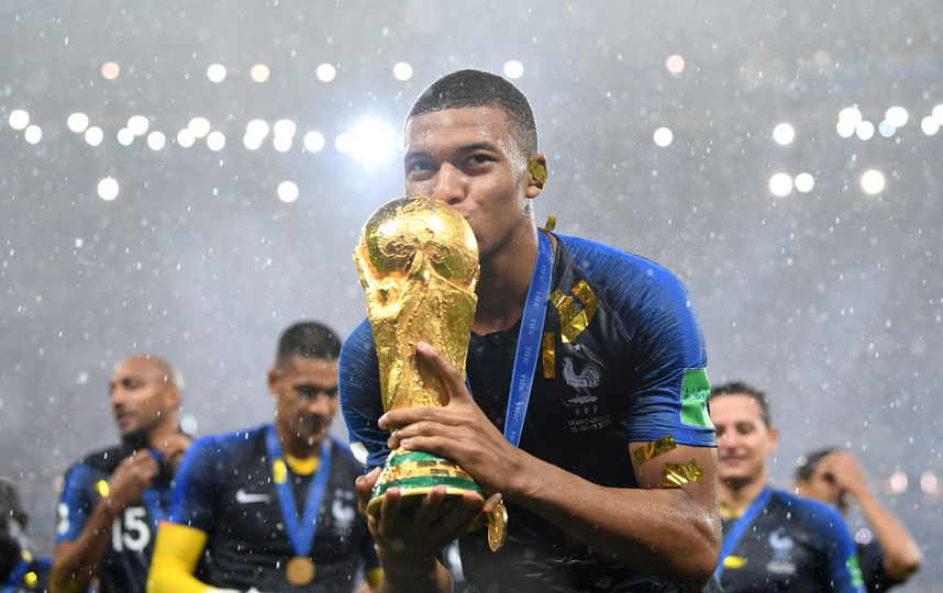 Поль Погба "искупался" в "Лужниках". Фото Getty