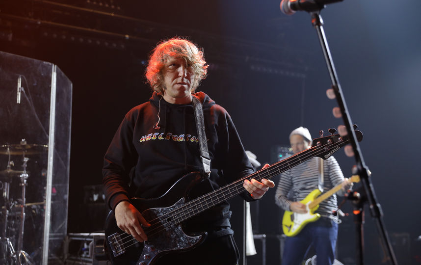 Сергей Шнуров встретился со своим оппонентом на сцене. Фото Дмитрий Шумов