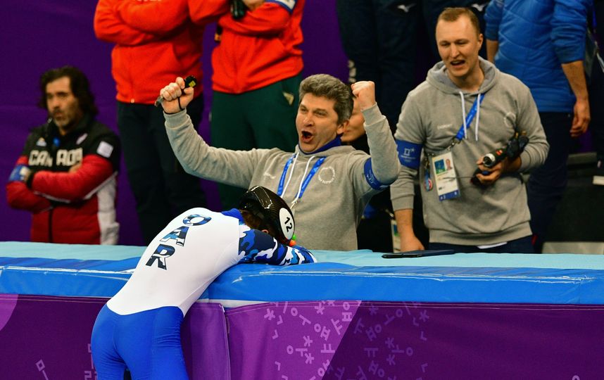 Тренер Елистратова ликует! Фото AFP