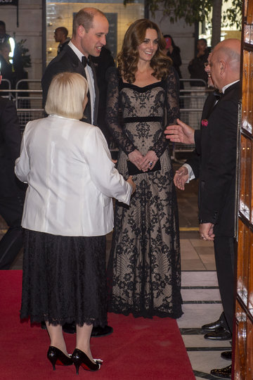 В последний раз Кейт Миддлтон очаровала гостей шоу Royal Variety Performance. Фото AFP