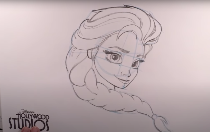 Эльза из мультфильма "Холодное Сердце". Фото youtube.com/user/DisneyParks, Скриншот Youtube