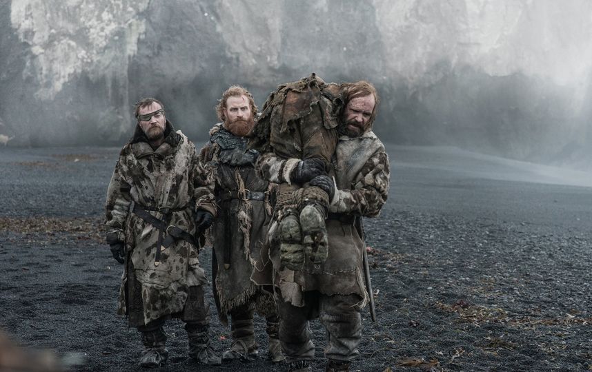 Всем актёрам из "Игры Престолов" пришлось на съёмках несладко. Фото HBO