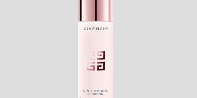 Дымка для лица Givenchy L’Intemporel Blossom.