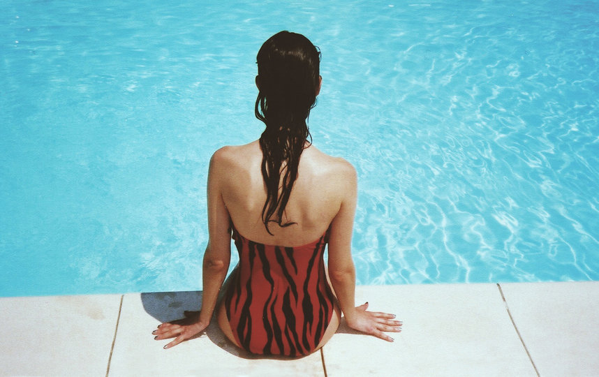 Также покупатели усиленно приобретают летнюю обувь и одежду. Фото Pixabay