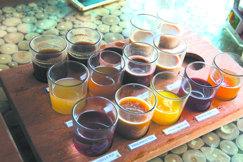 Церемония дегустации кофе прямо на плантациях. Фото Анна Киселёва.