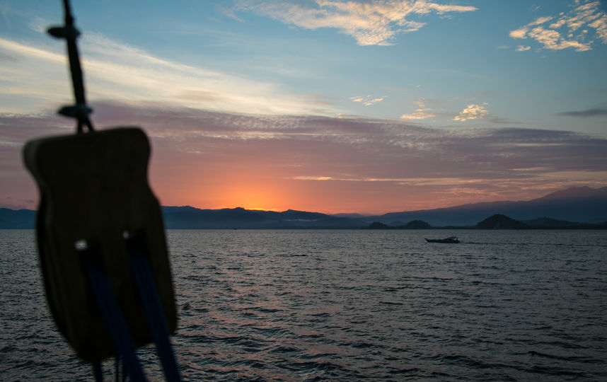 Закаты в Индонезии потрясающие. Фото Анна Киселёва.