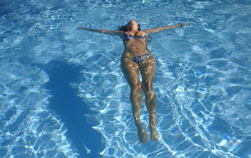 Также подскочили продажи чемоданов, масок для сна, подушек для шеи и берушей. Фото Pixabay