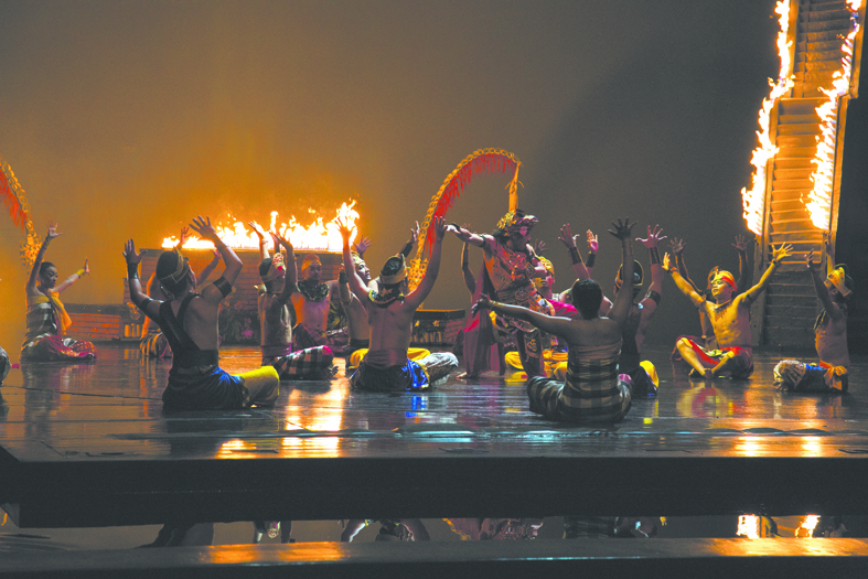 Шоу «Девдан» в театре Нуса Дуа. Фото Анна Киселёва.