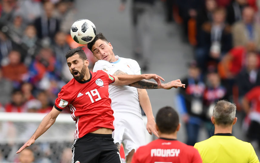 Хосе Мария Хименес забивает в ворота египтян. Фото AFP