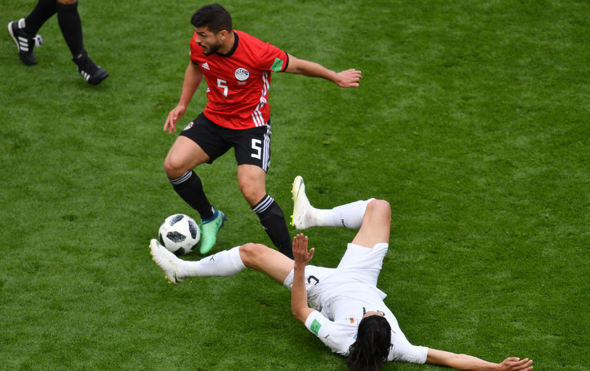 Борьба в матче Уругвай - Египет была на всех участках поля. Фото AFP