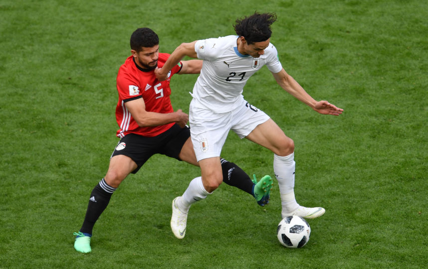 Борьба в матче Уругвай - Египет была на всех участках поля. Фото AFP