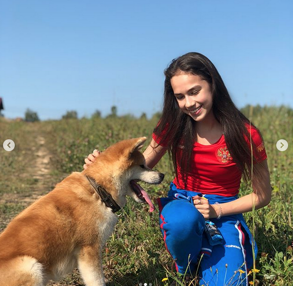 Олимпийская чемпионка 2018 года Алина Загитова. Фото скриншот: instagram.com/azagitova/?hl=ru