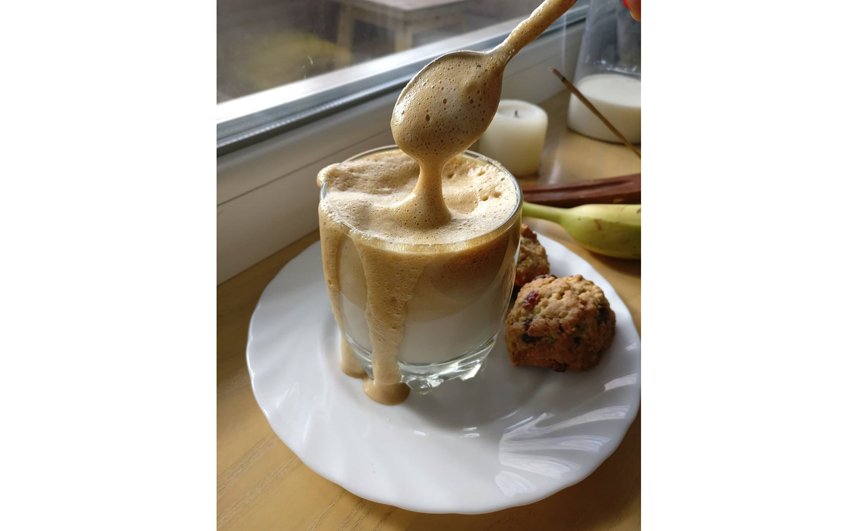 Дальгона-кофе родом из Азии, из Южной Кореи. Фото instagram.com/_lyudmilaosipova_