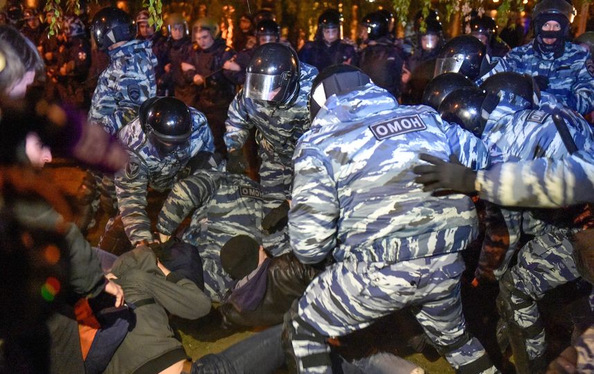Количество задежанных в Екатеринбурге возросло до 70 человек. Фото AFP