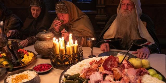 Царские пиры воссоздавались в фильме очень детально.