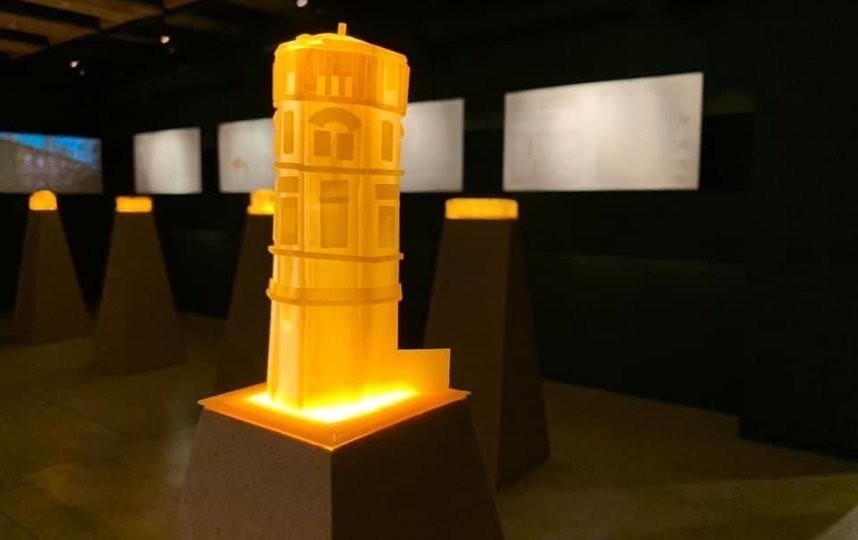 20 домов хотели запечатлеть в пасте организаторы выставки, но пока Сергей Пахомов успел сделать только половину. Фото Александр Белобородов