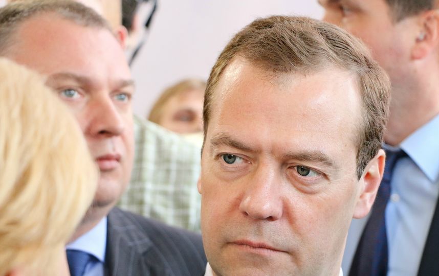 Медведев признал, что 4-дневную рабочую неделю можно ввести "хоть завтра"