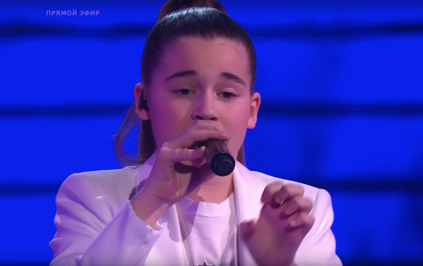 Выступление Микеллы Абрамовой в финале конкурса "Голос.Дети". Фото Скриншот/The Voice Kids Russia/Голос Дети