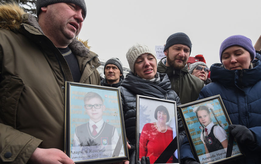 "Никого у нас не осталось": супруги Агарковы потеряли детей и бабушку в пожаре в Кемерово