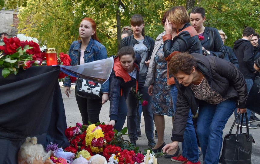 Жертвами трагедии в Керчи стал 21 человек. Фото AFP