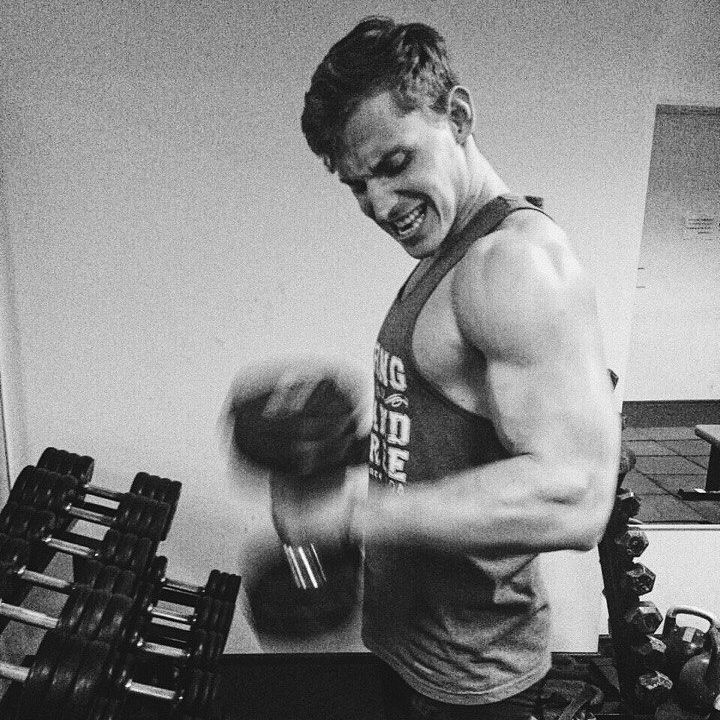 Одна из маскулинных фото Антона. Фото Скриншот Instagram/step_from_hell