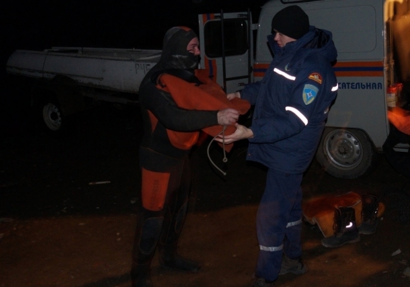 Полицейские погибли, спасая пришедших помянуть своих утонувших друзей граждан